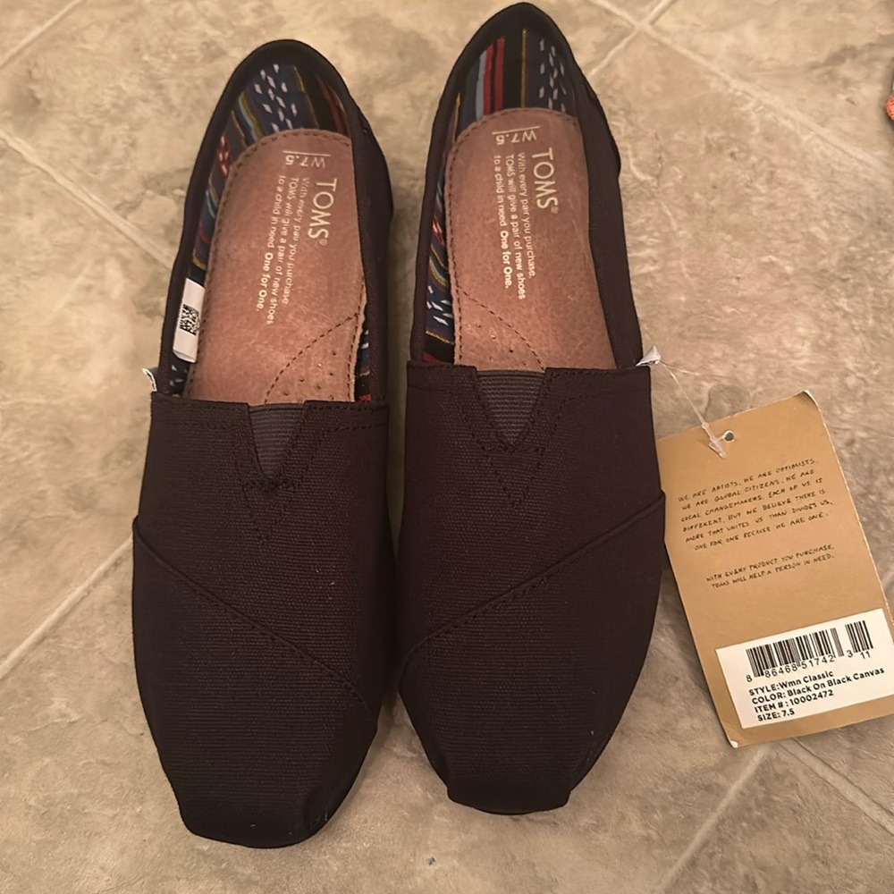 Women’s Black Toms